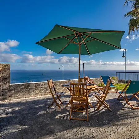 Araujo Da Costa By Madeira * Caniço