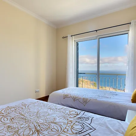 Araujo Da Costa By Madeira Tatil Evi *