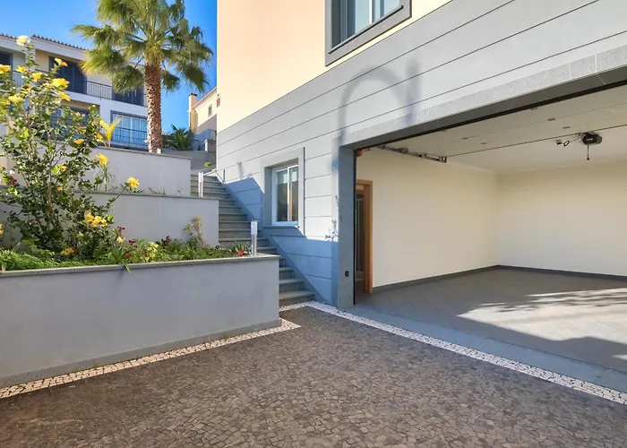 Araujo Da Costa By Madeira Tatil Evi Caniço