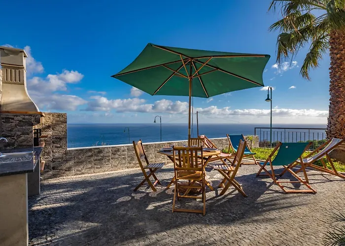 Araujo Da Costa By Madeira * 卡尼索